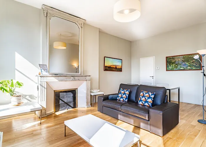 T3 De Prestige Proche Du Jardin Public De *