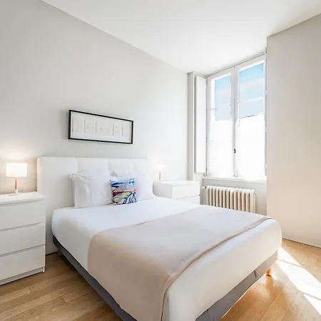 T3 De Prestige Proche Du Jardin Public De *